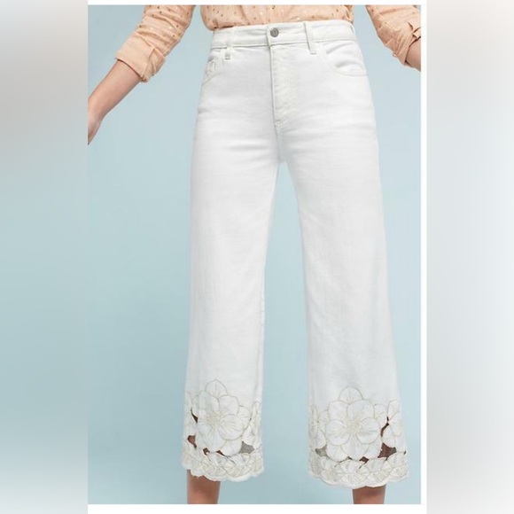 Anthropologie by Pilcro cut out cropped wide legged white jeans with tan trim - Picture 1 of 12